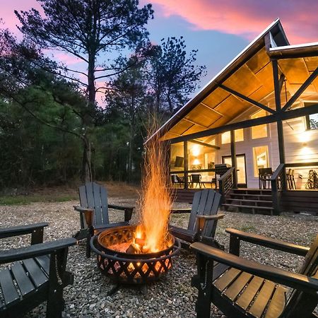 New Farmhouse-Chic Cabin With Hot Tub & Firepit Broken Bow Extérieur photo