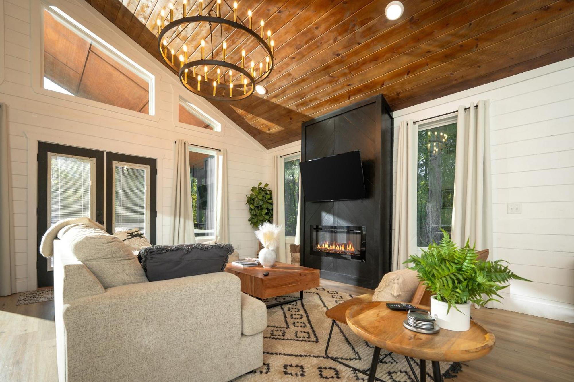 New Farmhouse-Chic Cabin With Hot Tub & Firepit Broken Bow Extérieur photo