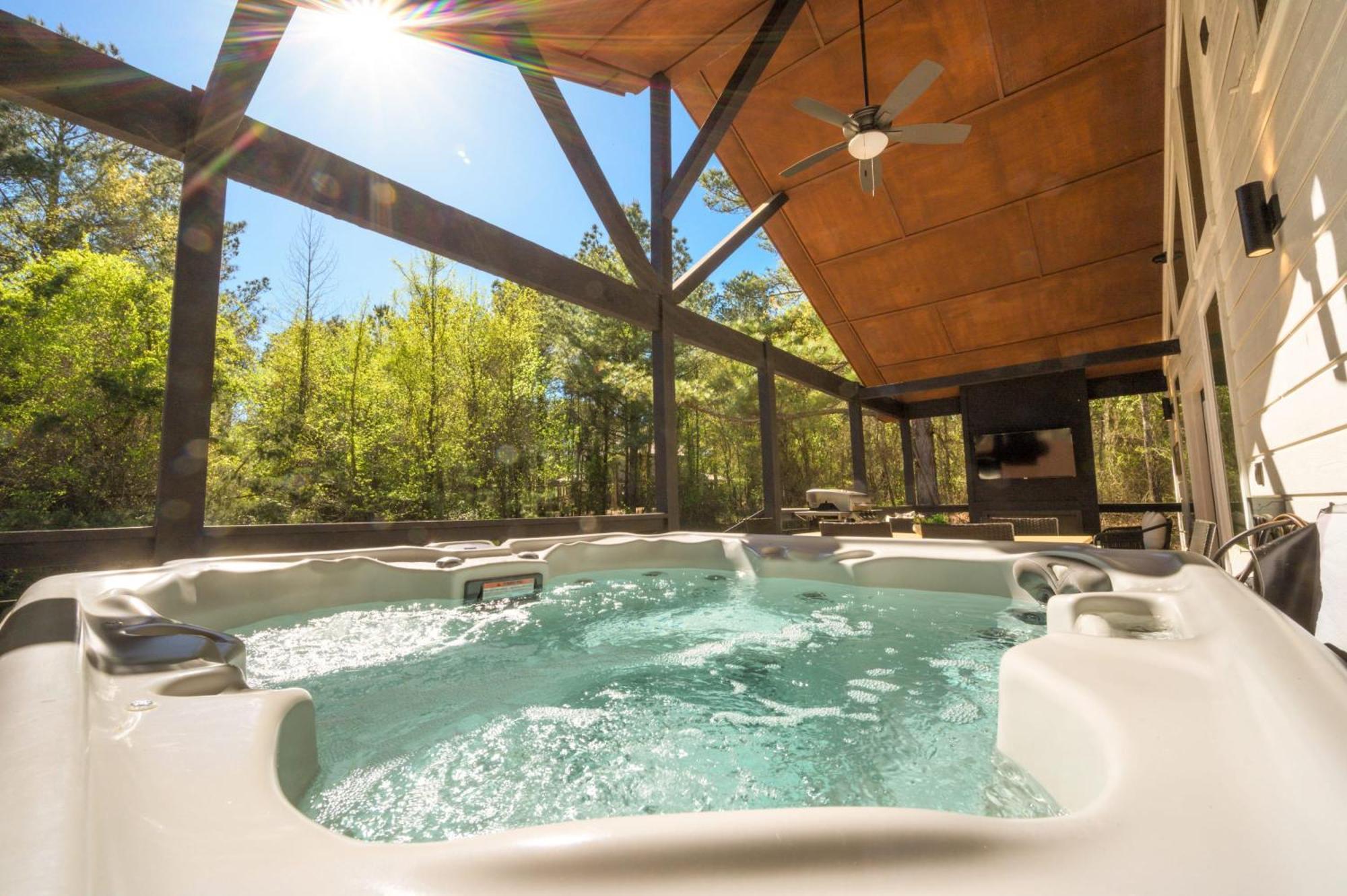 New Farmhouse-Chic Cabin With Hot Tub & Firepit Broken Bow Extérieur photo